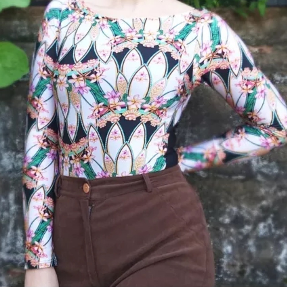 CIA Maritima- Multicolored Shell Floral Longsleeve Cutout Back bodysuit Swimsuit